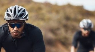 Bien voir, protéger les autres et soi même avec des lunettes de sports